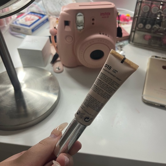 Revlon concealer - Picture 2 of 2